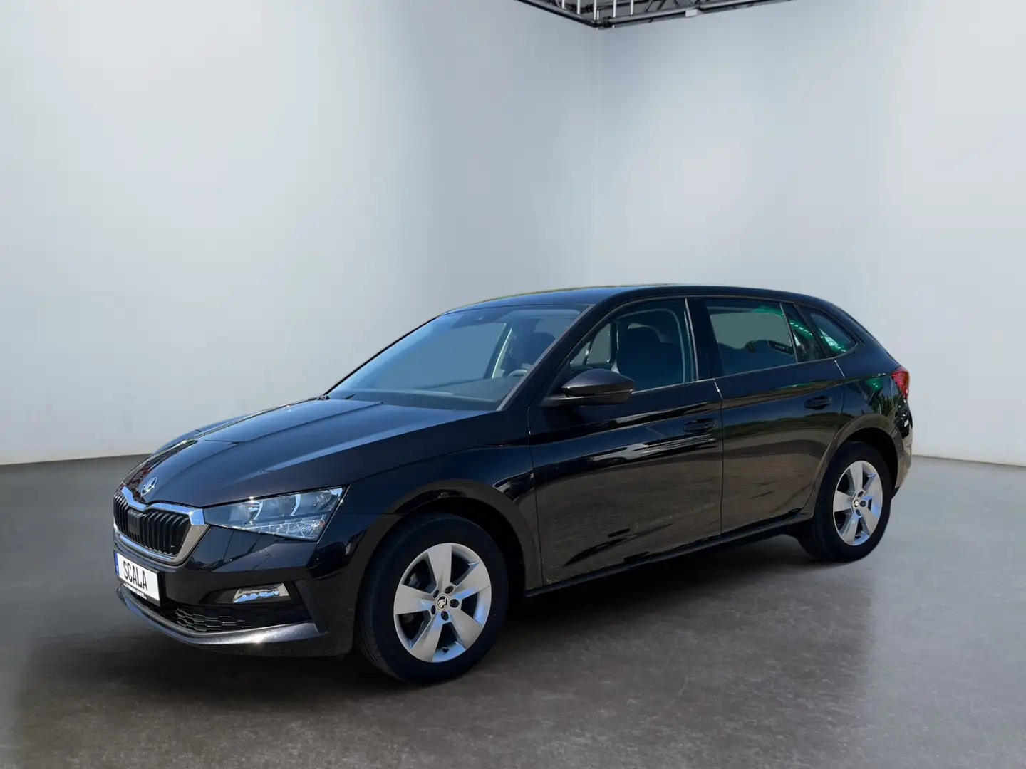 Skoda Scala Cool Plus 1.0 TSI LM LED PDC AUT SHZ Černá - 2