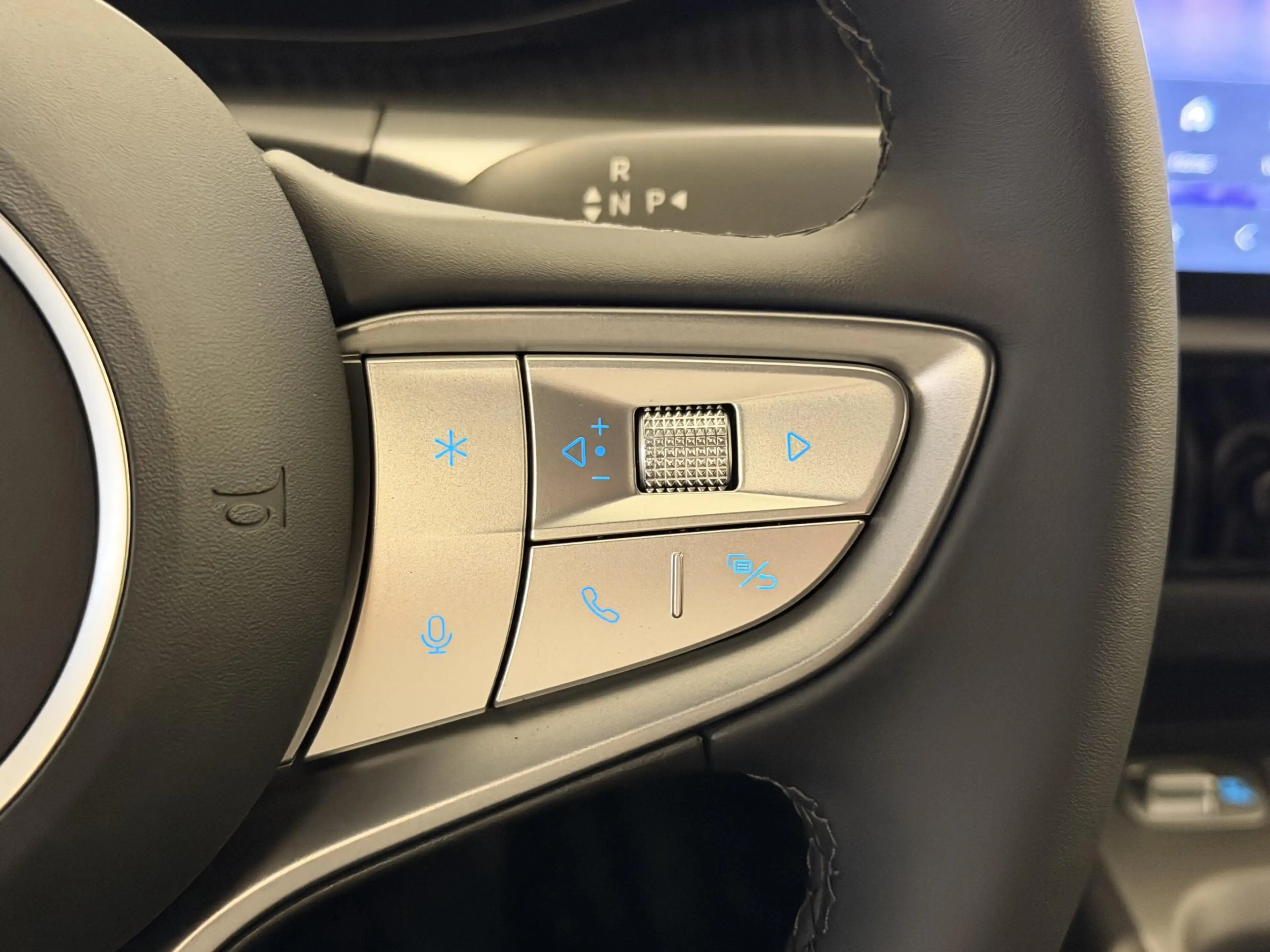 BYD Dolphin G DM-i Boost | € 1.000,- introductievoordeel! | BYD — photo 22