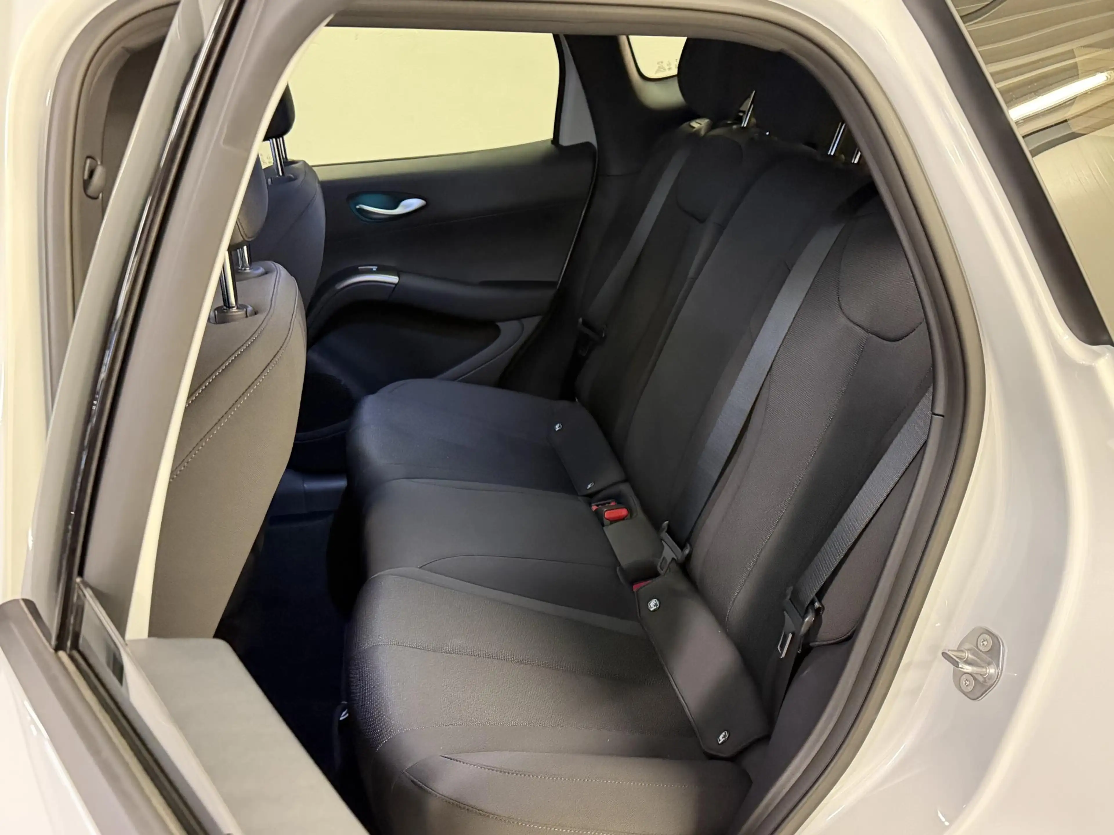 BYD Dolphin G DM-i Boost | € 1.000,- introductievoordeel! | BYD — photo 8