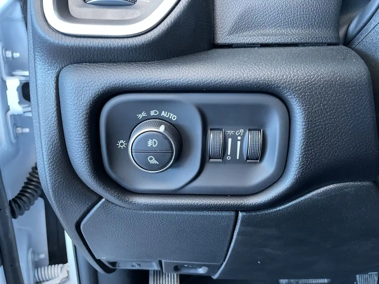 RAM 3500 снимка RAM 3500