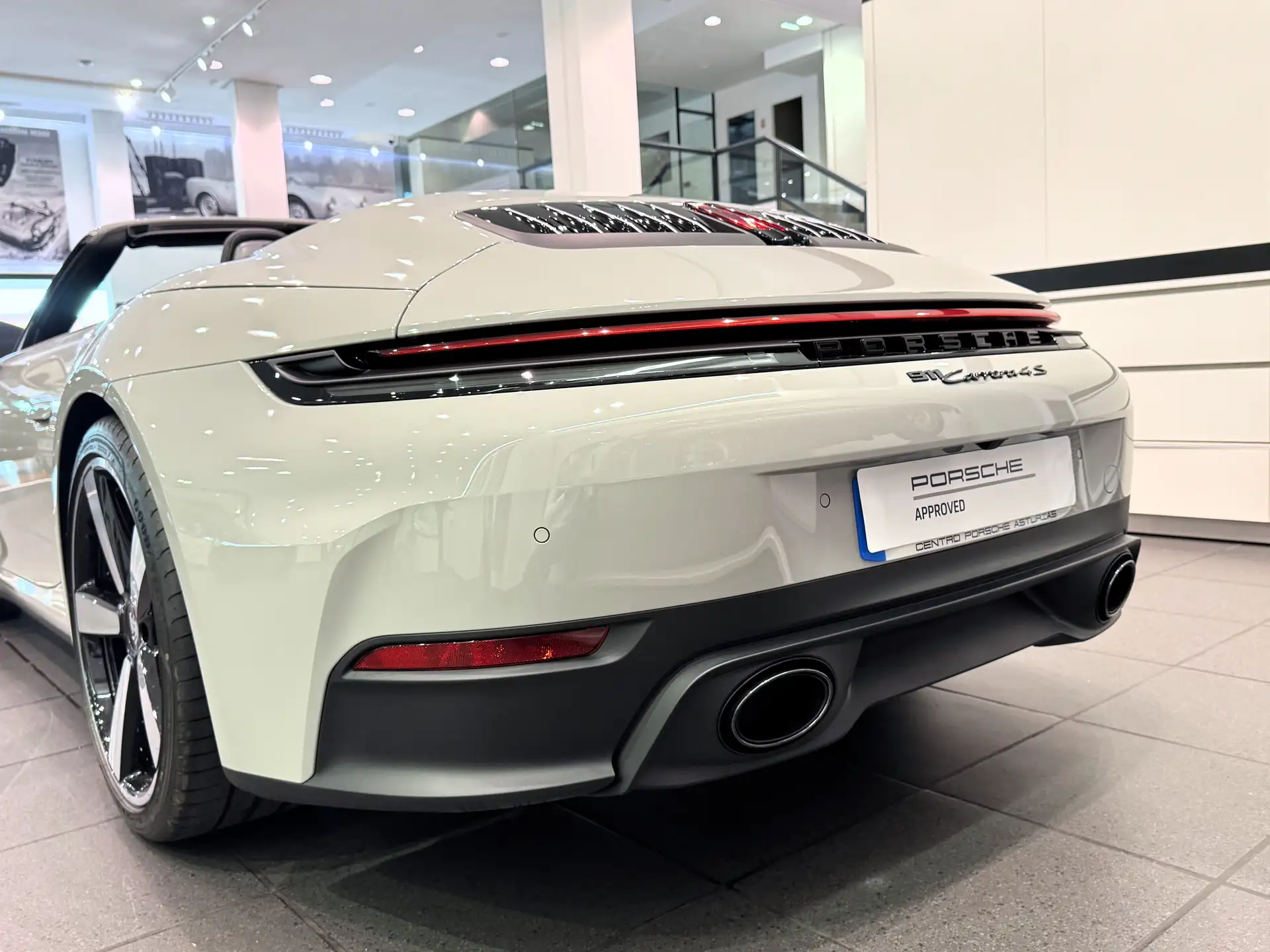 포르쉐 911 Carrera 4S Cabriolet 2026 화이트 사진 7