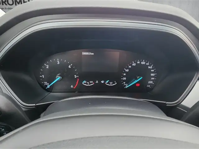 Ford Focus view 15