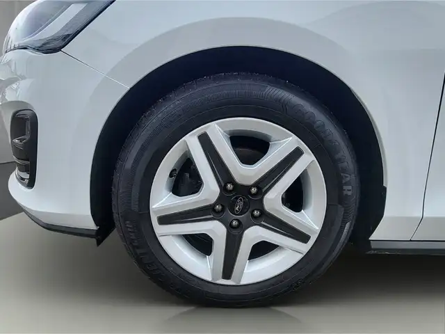 Ford Focus view 11