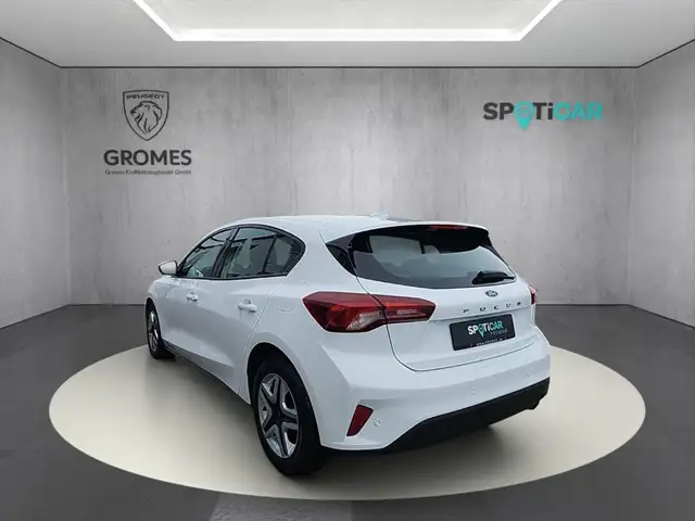 Ford Focus view 5