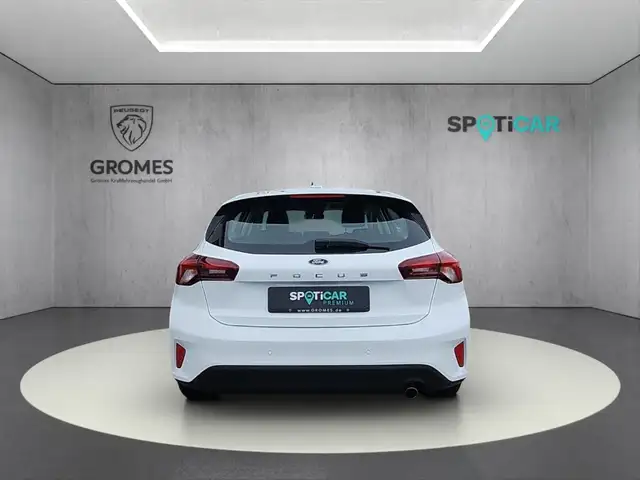 Ford Focus view 4