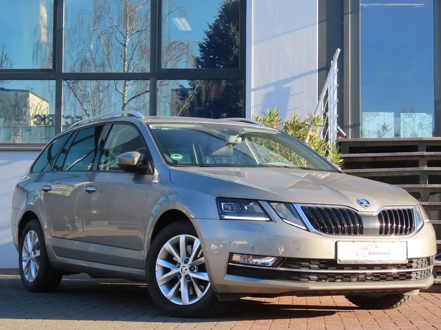 Skoda Octavia 2.0 TSI DSG 4x4 Style Side Lane ACC LED Beige - 1