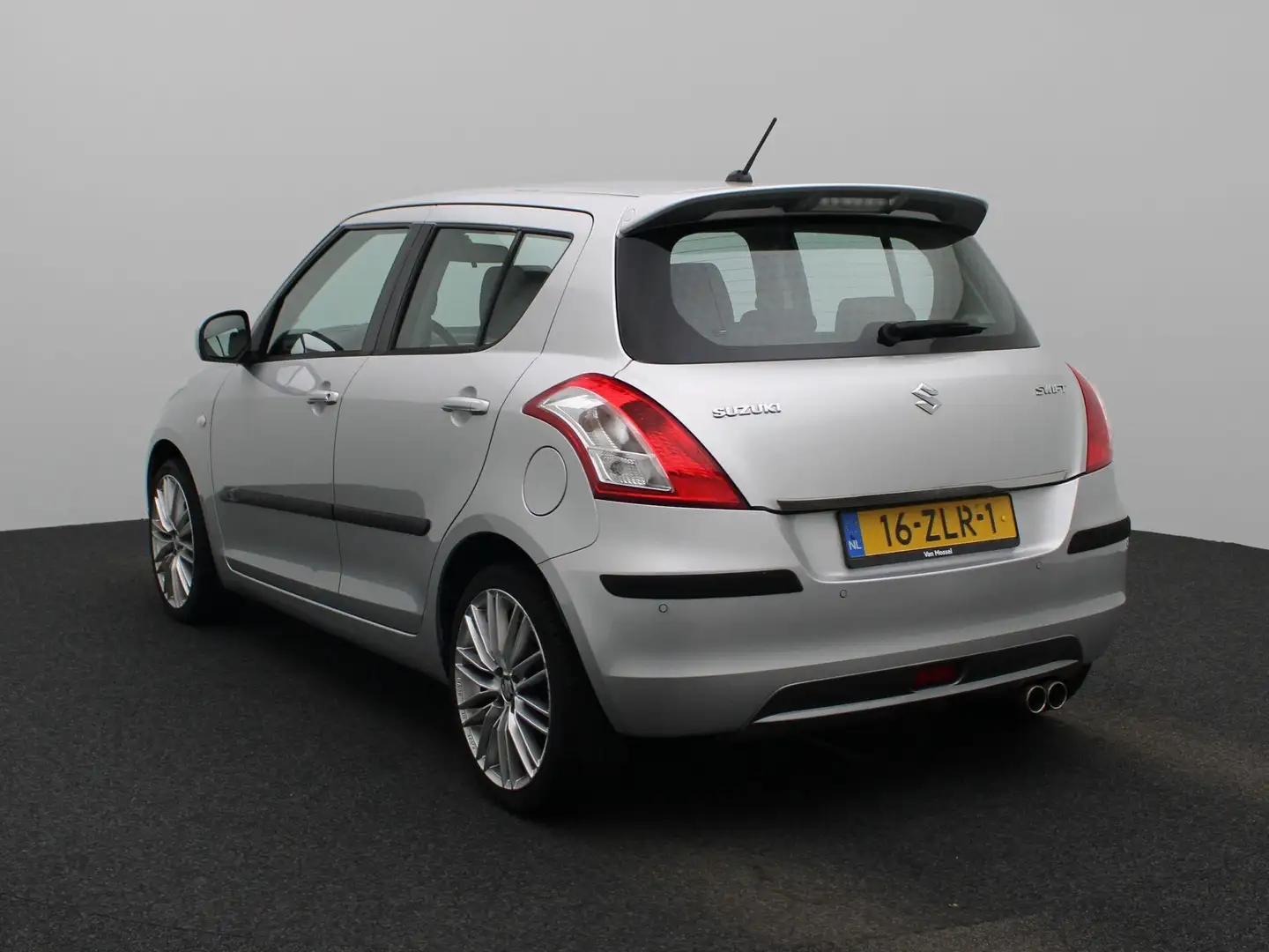 Suzuki Swift 1.2 Bandit EASSS | Parkeersensoren | Airco | Grijs - 2