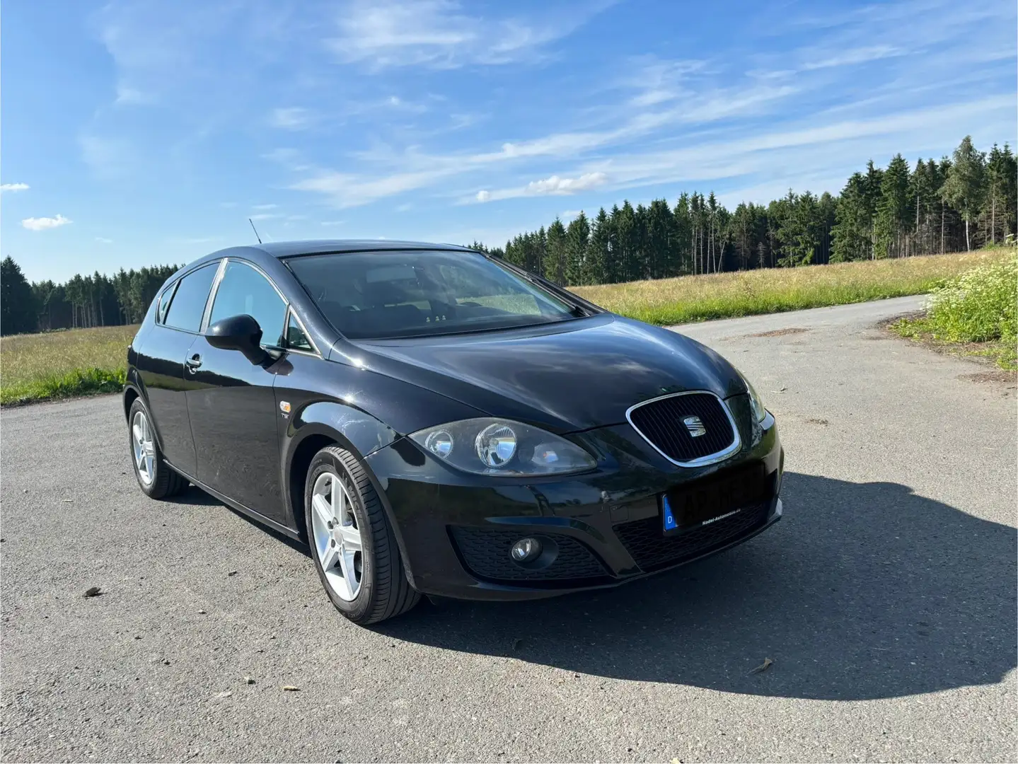 SEAT Leon 1.4 TSI Reference Schwarz - 1