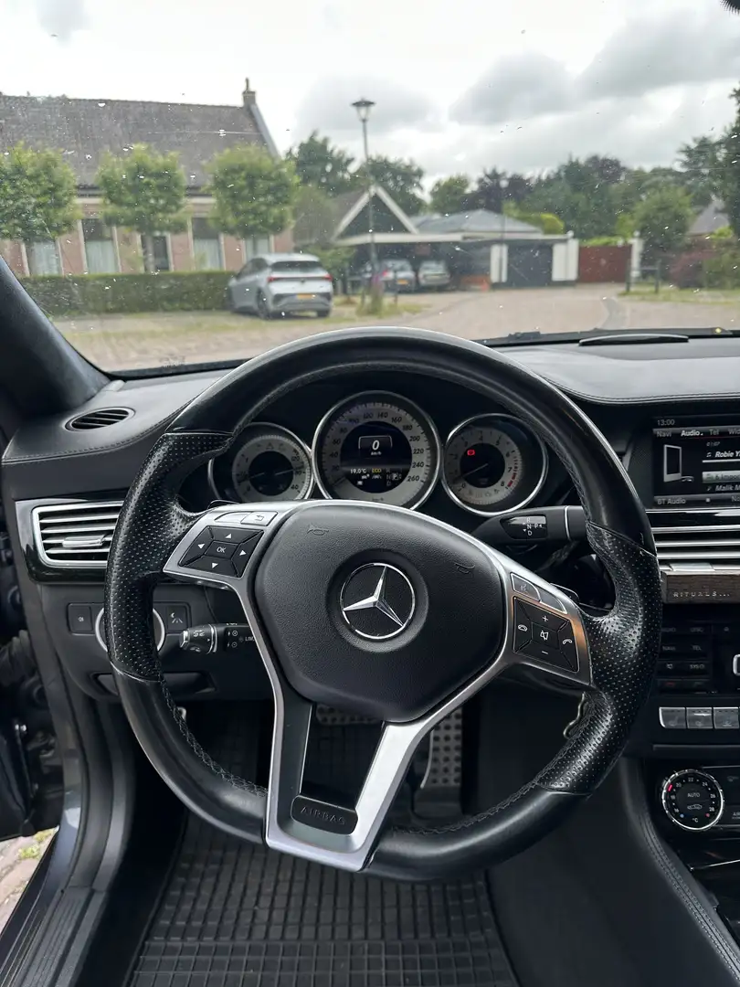 Mercedes-Benz CLS 500 4-Matic Grijs - 2