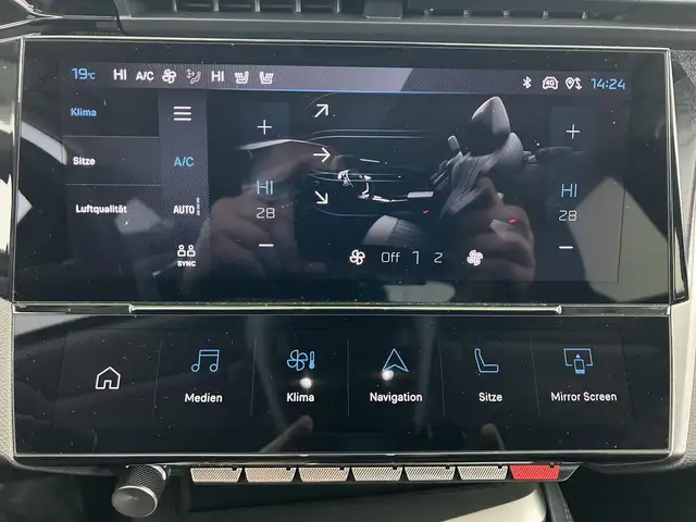 Peugeot 408 view 12
