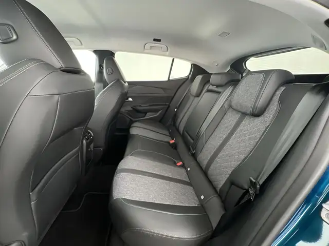 Peugeot 408 view 8