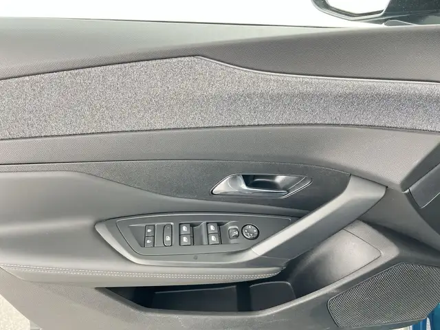 Peugeot 408 view 11