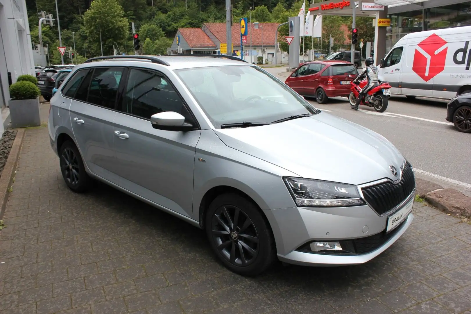 Skoda Fabia Combi Soleil LED,PDC,SHZ,NSW,GRA,BT Silber - 2