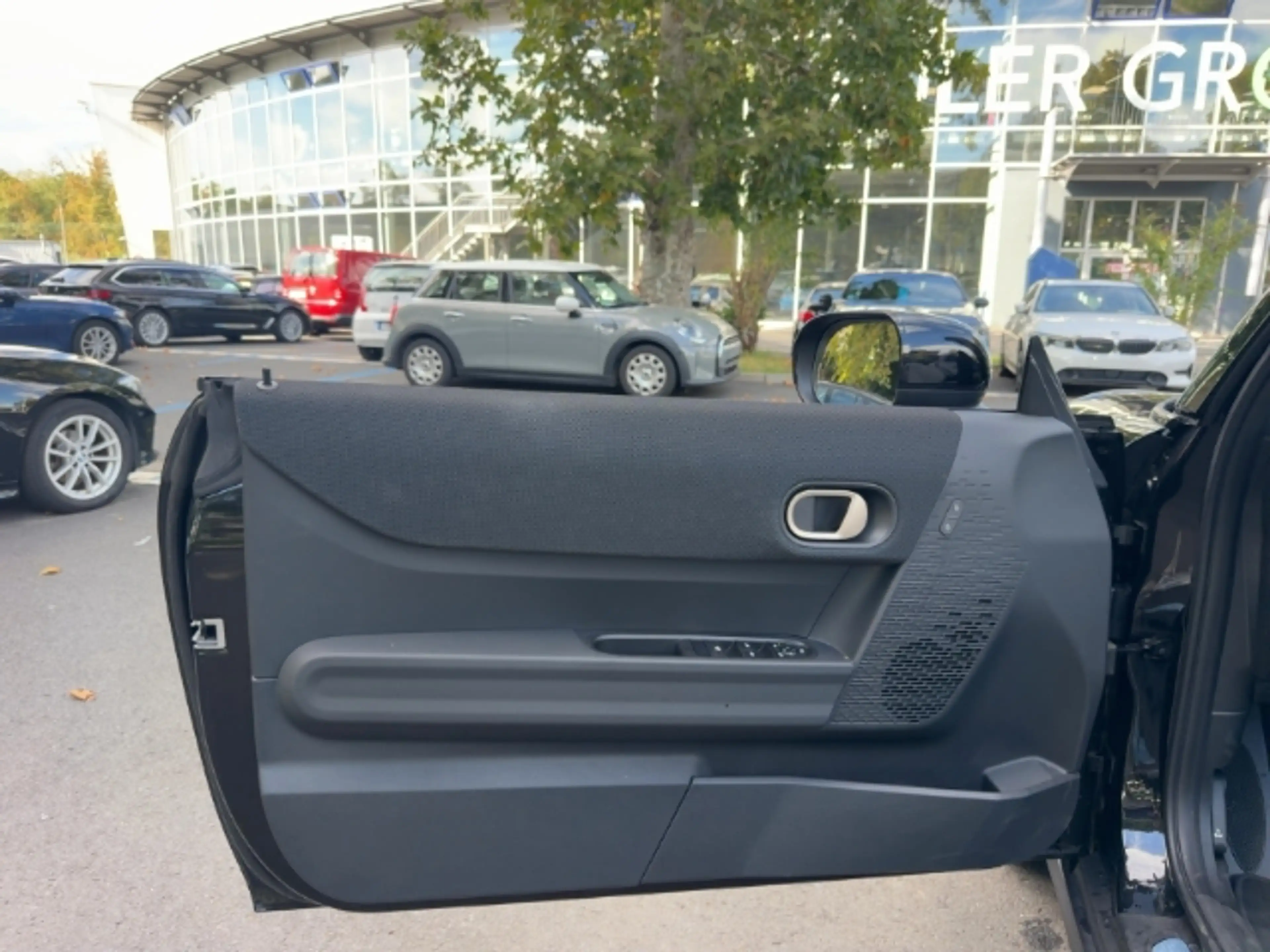 MINI Cooper Cabrio C HUD Navi HarmanKardon LED Kurvenlicht Mehrzonenk — photo 12