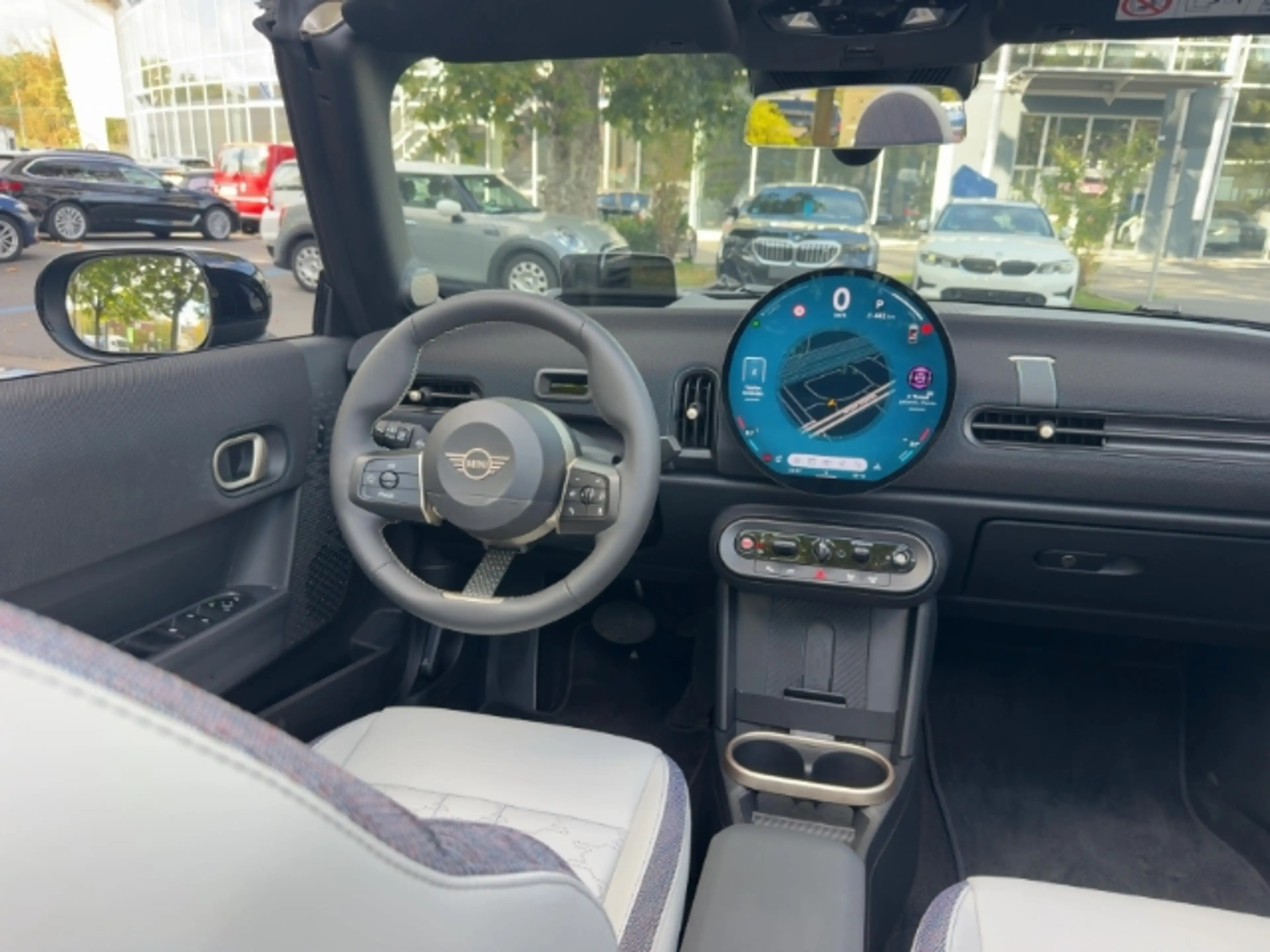 MINI Cooper Cabrio C HUD Navi HarmanKardon LED Kurvenlicht Mehrzonenk — photo 8