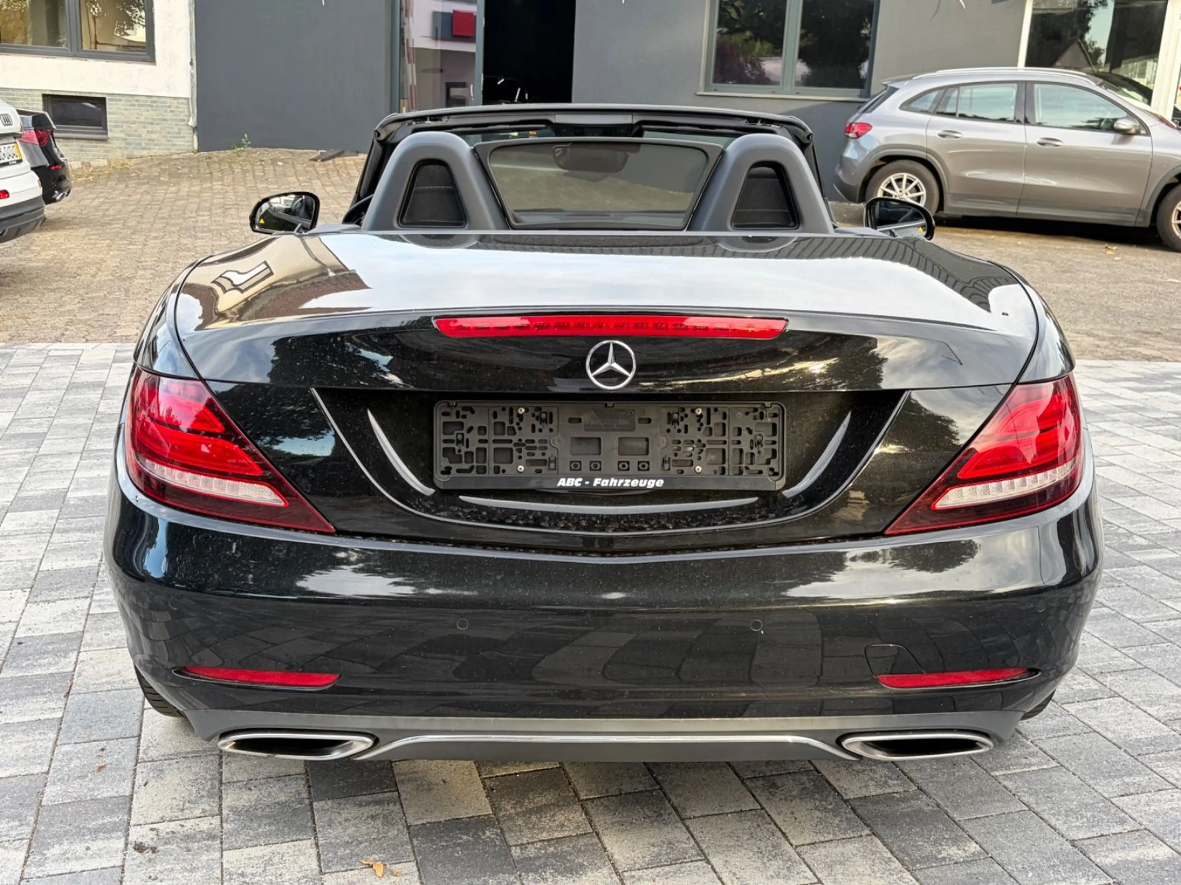 Mercedes-Benz SLC 300 Roadster 2.Hand / LED / HU & Insp.NEU — photo 5
