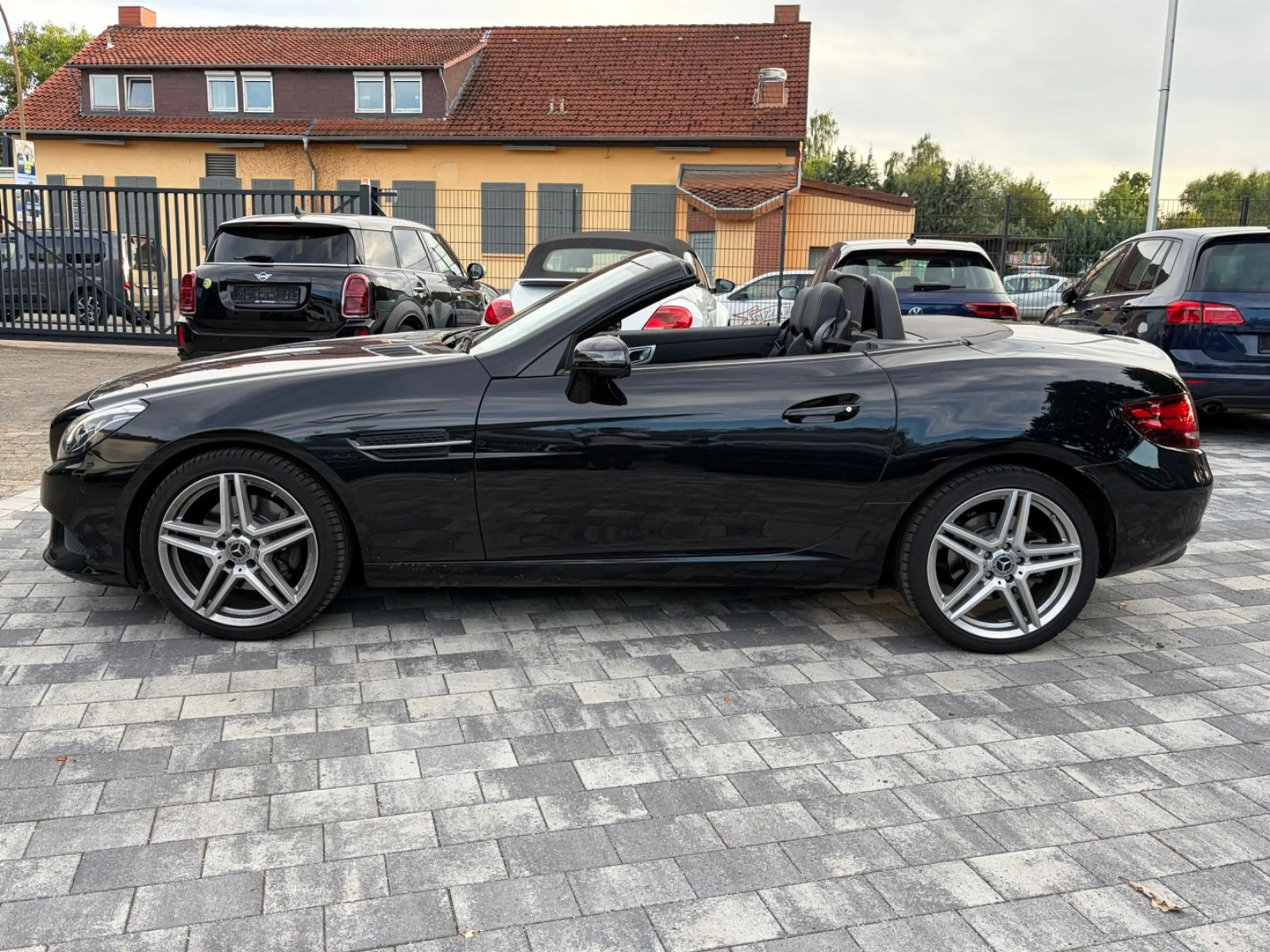 Mercedes-Benz SLC 300 Roadster 2.Hand / LED / HU & Insp.NEU — photo 7