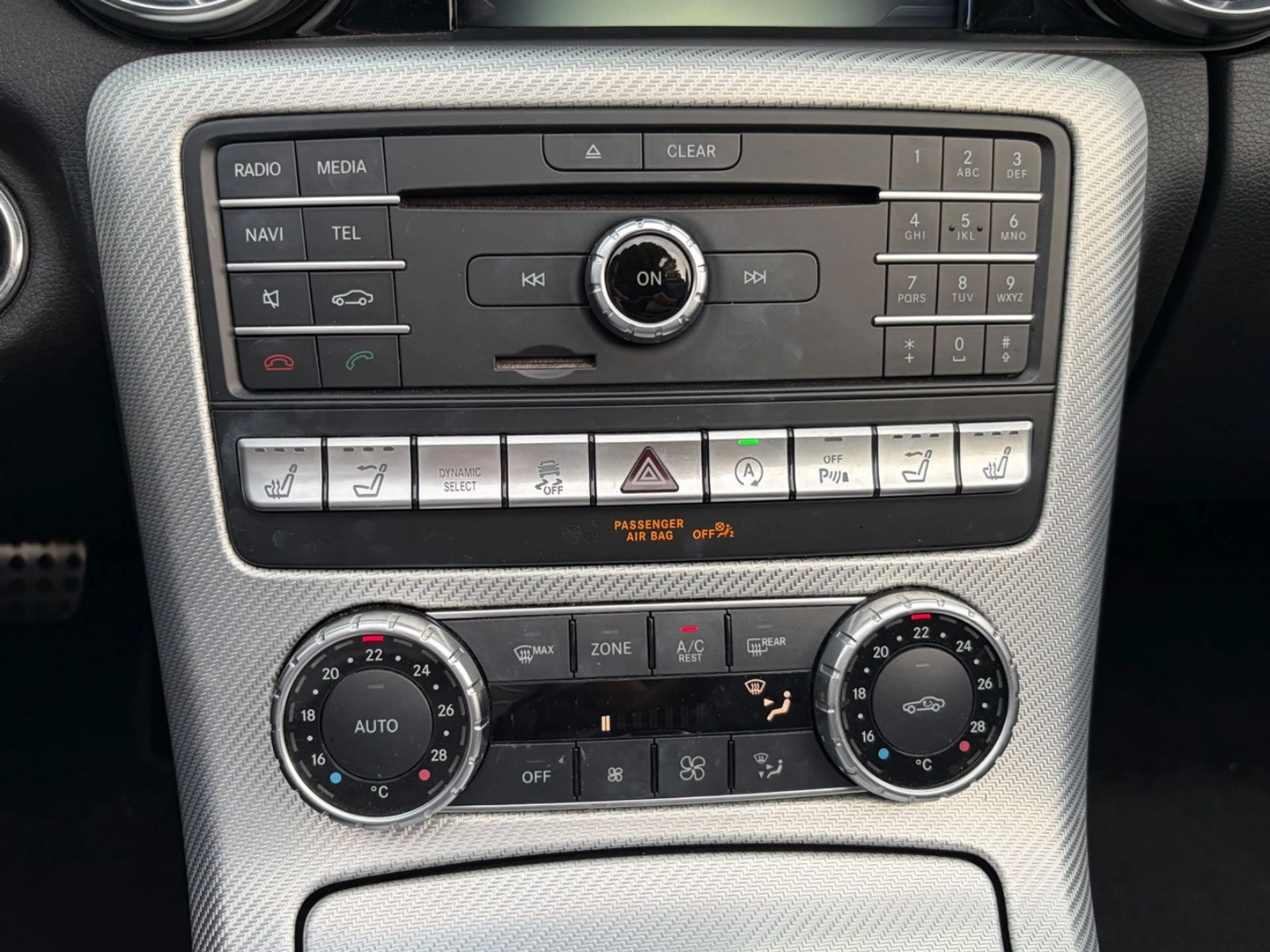 Mercedes-Benz SLC 300 Roadster 2.Hand / LED / HU & Insp.NEU — photo 13