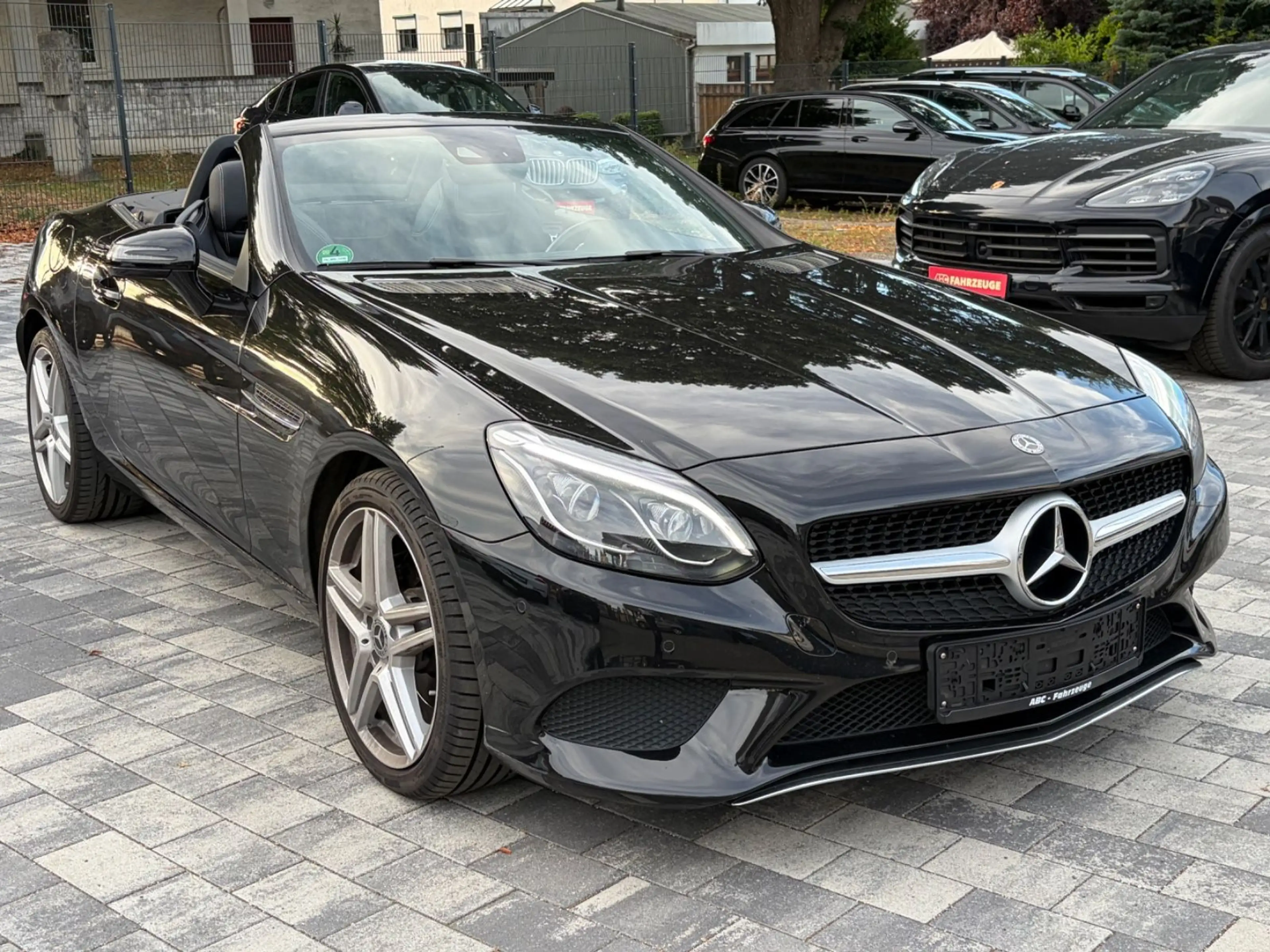 Mercedes-Benz SLC 300 Roadster 2.Hand / LED / HU & Insp.NEU — photo 3