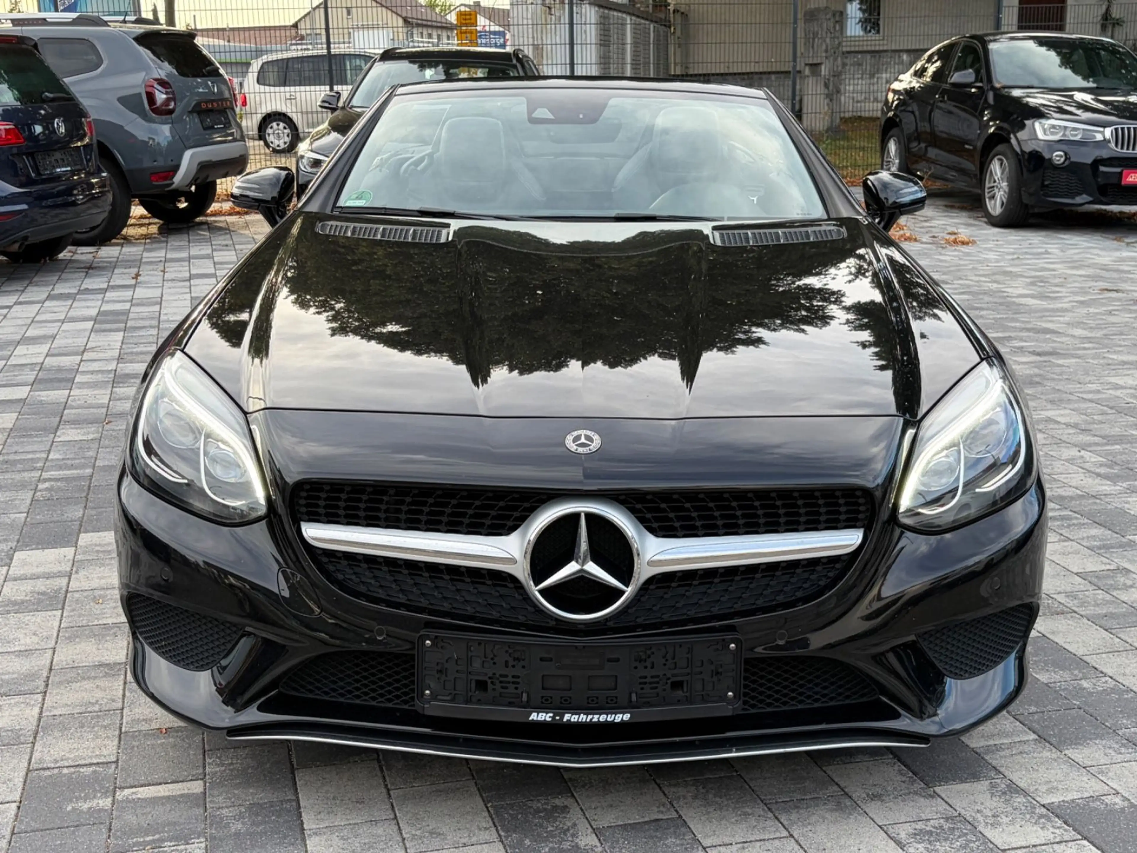 Mercedes-Benz SLC 300 Roadster 2.Hand / LED / HU & Insp.NEU — photo 2