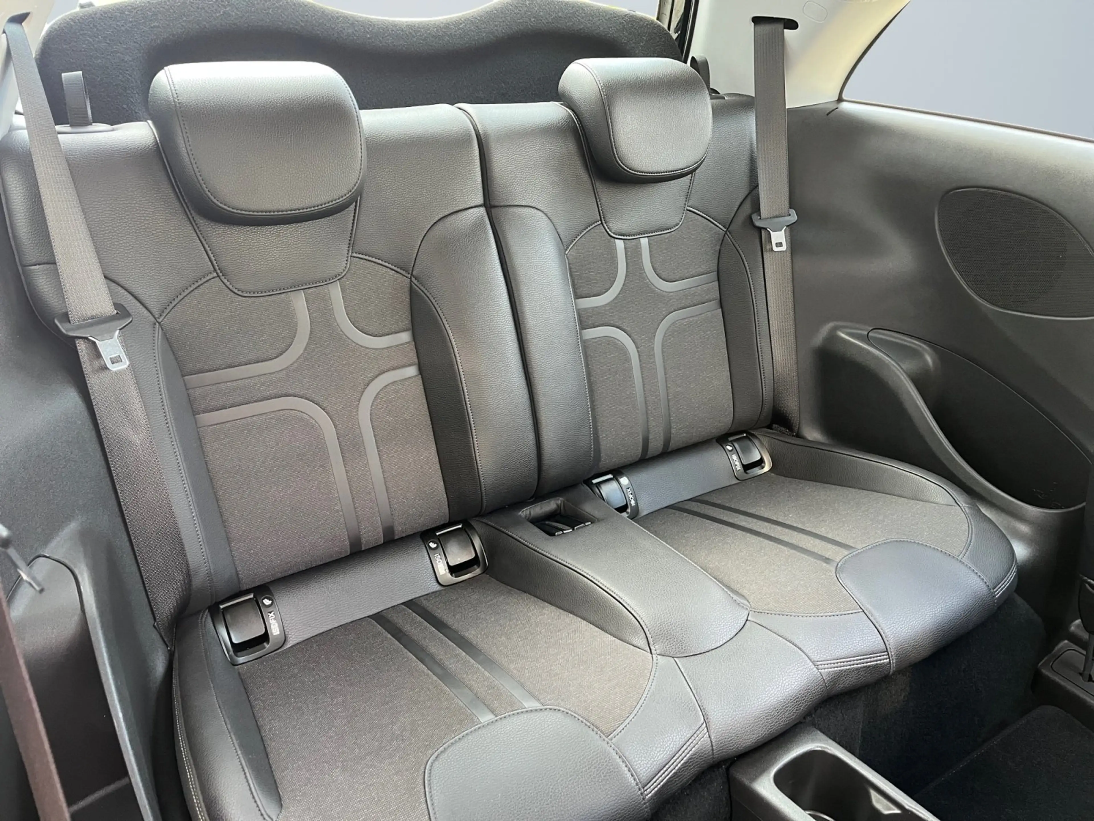 Opel Adam Slam 1.4 Tempomat Klimaautomatik Isofix — photo 11