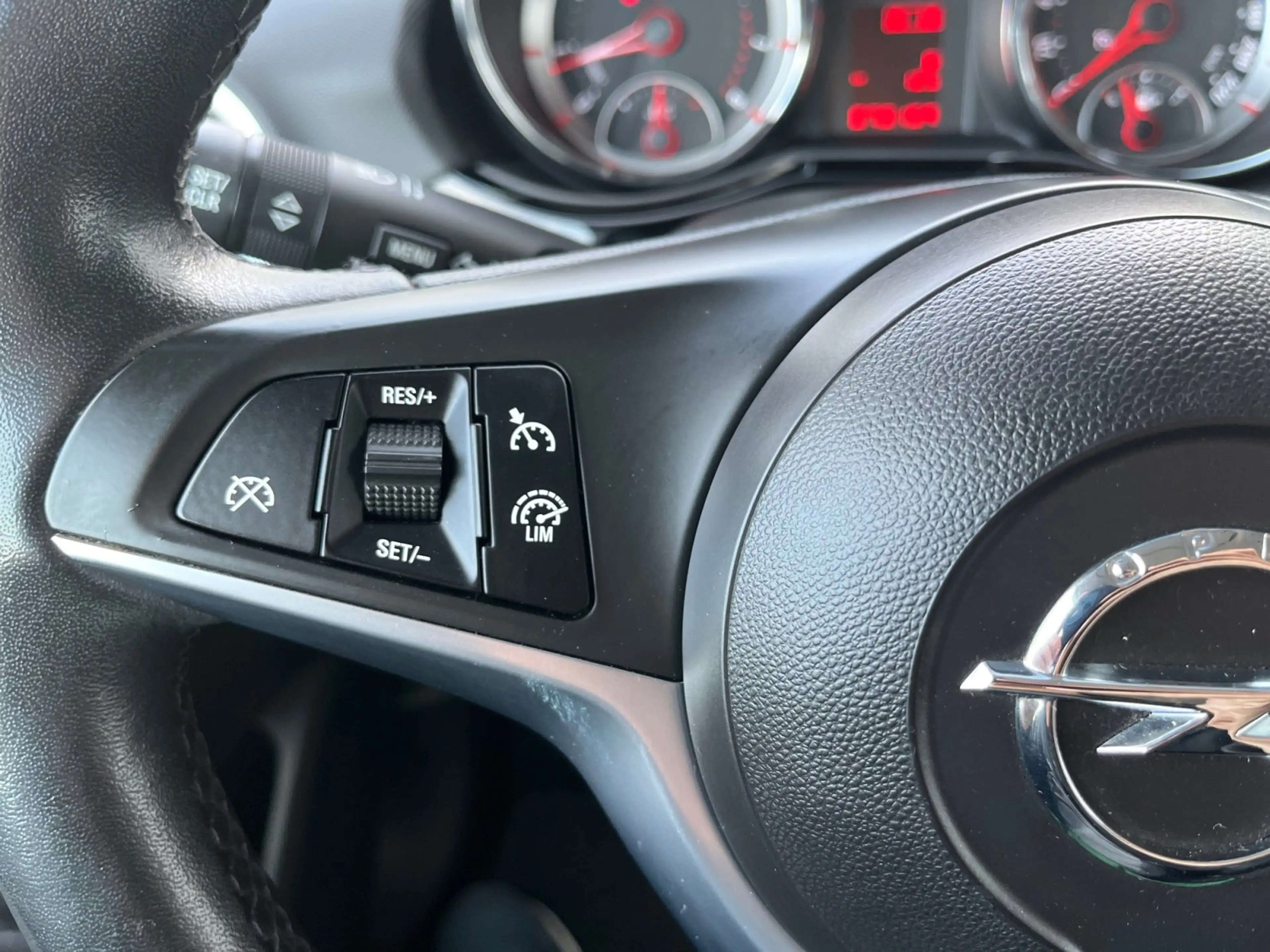 Opel Adam Slam 1.4 Tempomat Klimaautomatik Isofix — photo 19