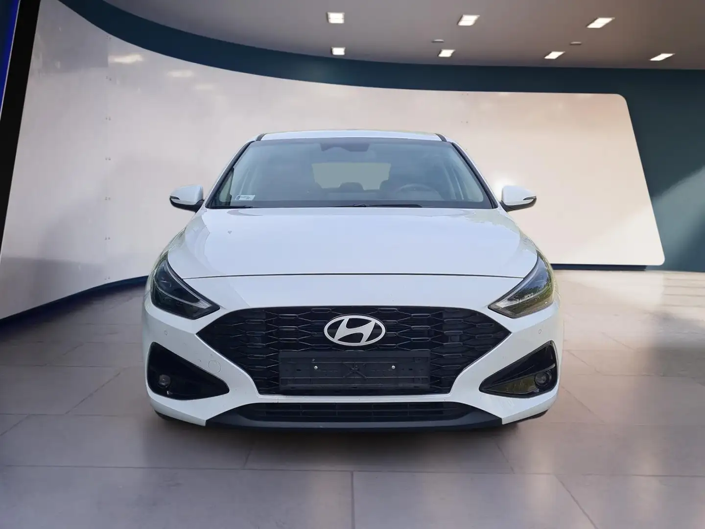 Hyundai i30 Advantage vAHK Navi LED DAB Kamera Winter 74 kW... Weiß - 2