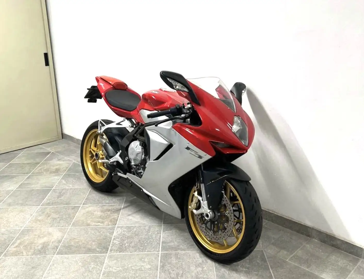 MV Agusta F3 675 EAS Kırmızı - 2