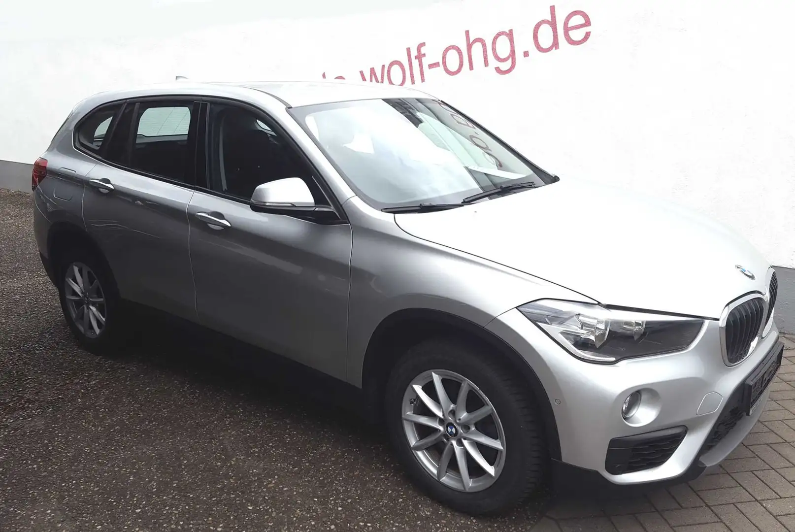 BMW X1 xDrive 20i advantage AG, Navi, Keyless-Go... Argent - 1