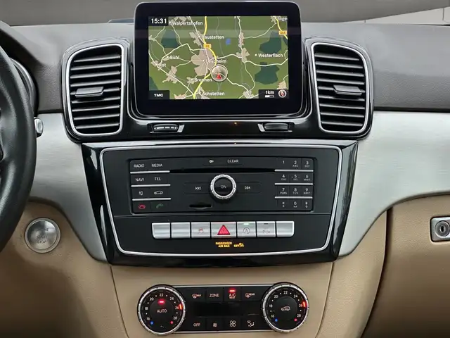 Mercedes-Benz Gle Class view 13