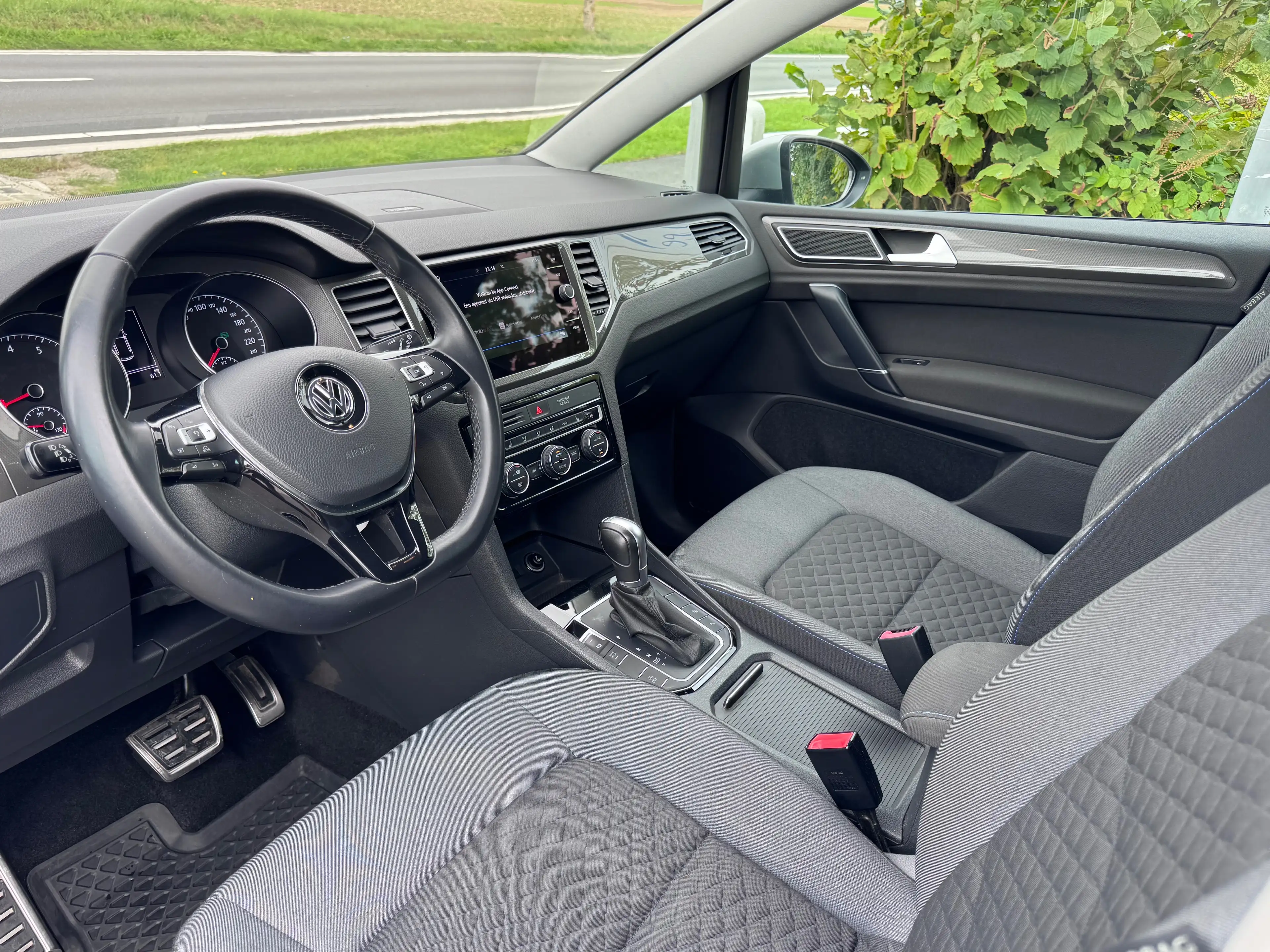 Volkswagen Golf Sportsvan Golf Sportsvan 1.0 TSI  DSG/ CarPlay/ Parkpilot/ Camera/ adaptieve cruisecontrol/ nieuwstaat/… — photo 6