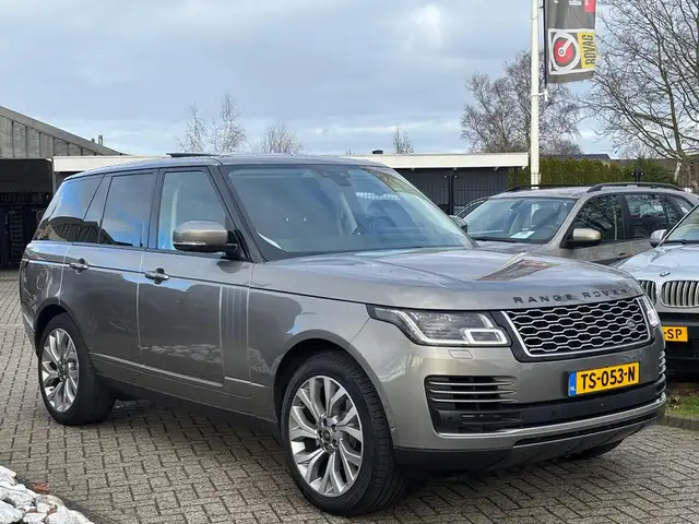 Land Rover Range Rover view 3
