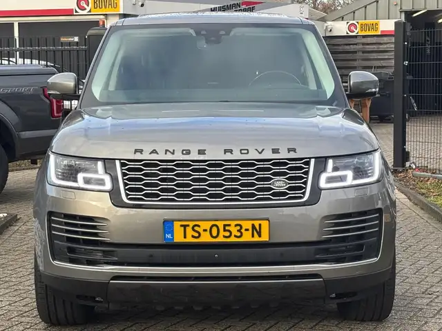 Land Rover Range Rover view 2