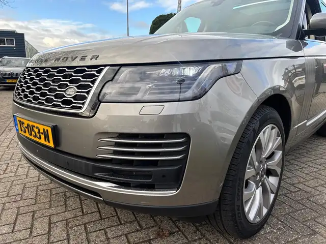 Land Rover Range Rover view 6