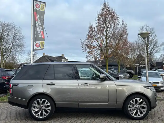 Land Rover Range Rover view 4