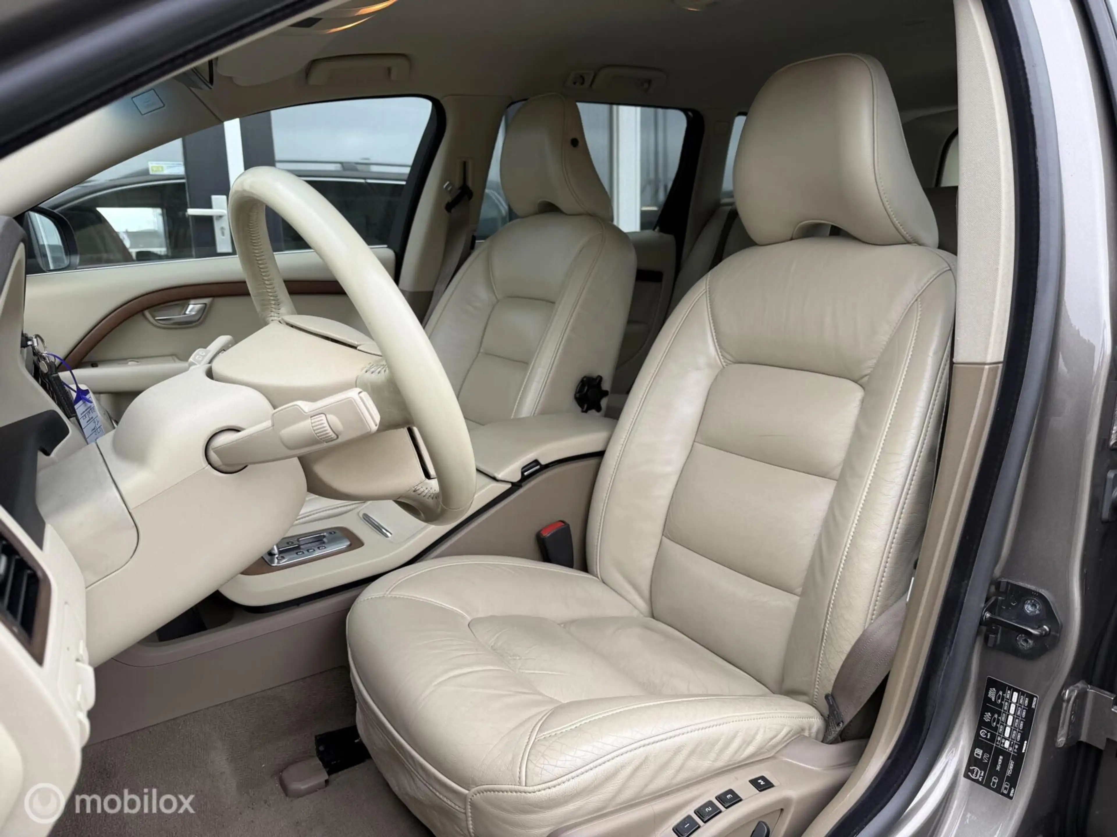 Volvo V70 3.0 T6 AWD Summum / ORIGINEEL NL / Premium Audio — photo 11