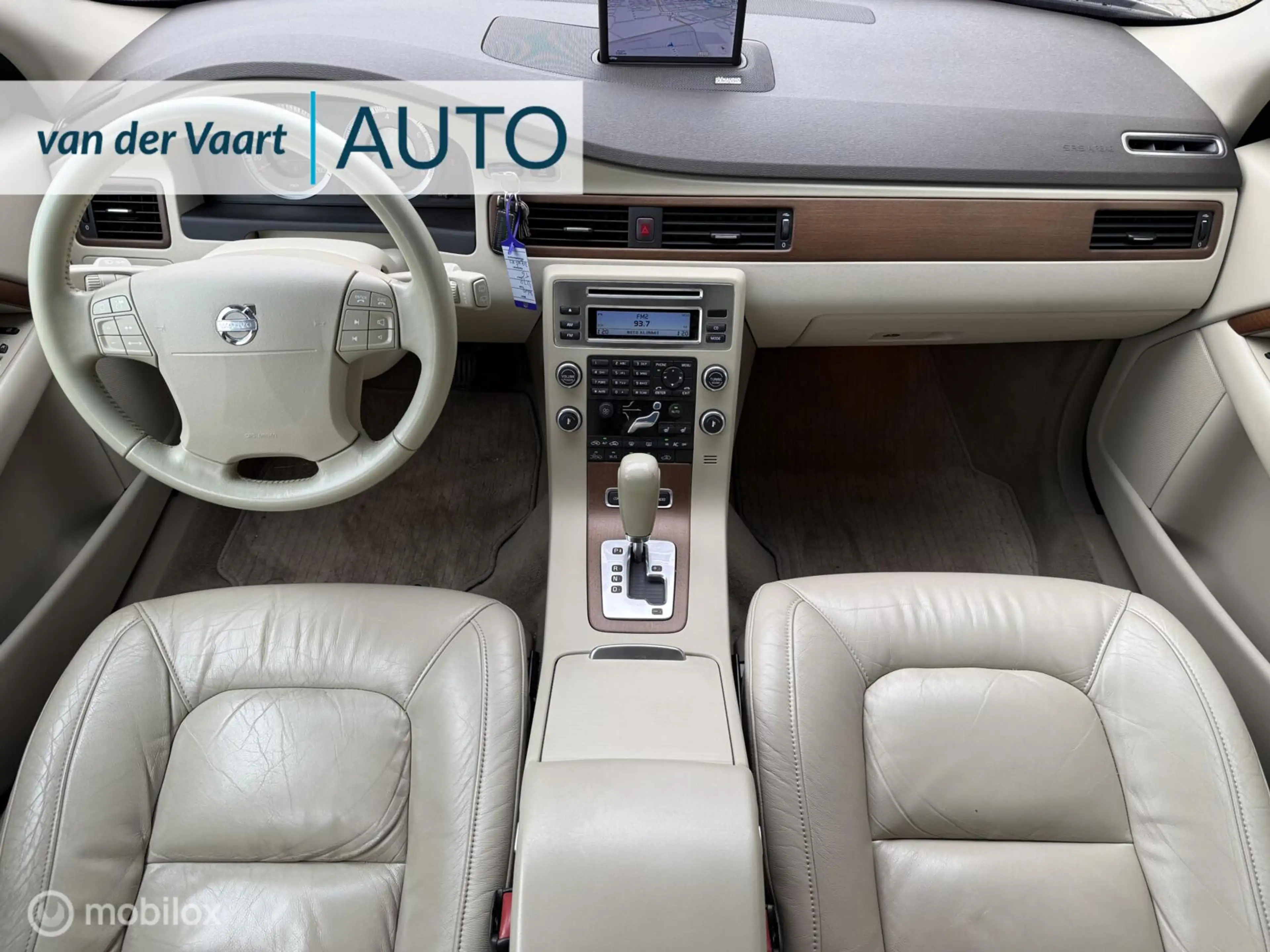 Volvo V70 3.0 T6 AWD Summum / ORIGINEEL NL / Premium Audio — photo 2