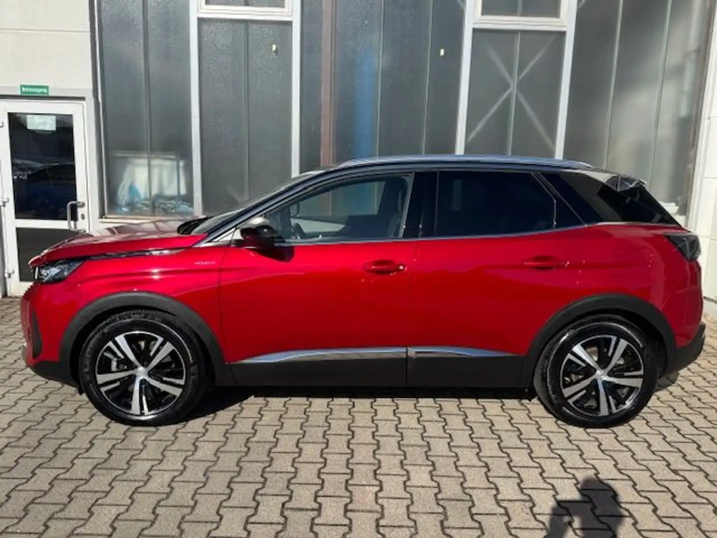 Peugeot 3008 Hybrid 225 e-EAT8 GT Rot - 2