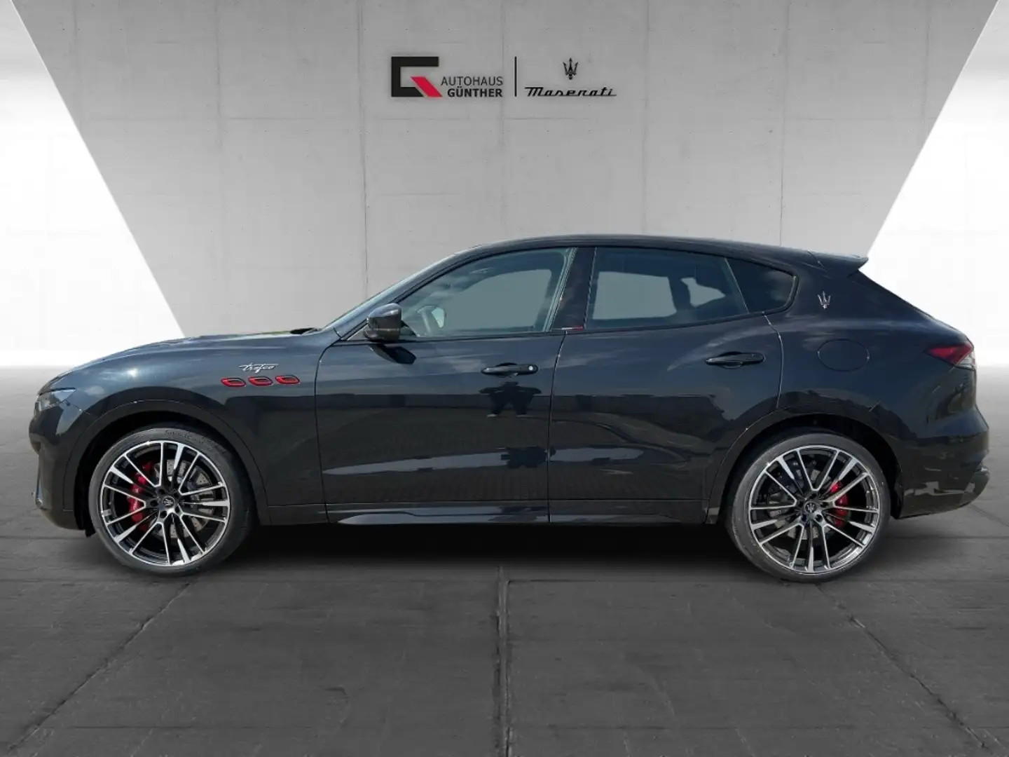 Maserati Levante TROFEO MY23 V8 580PS AWD Nero&Nero Negro - 2