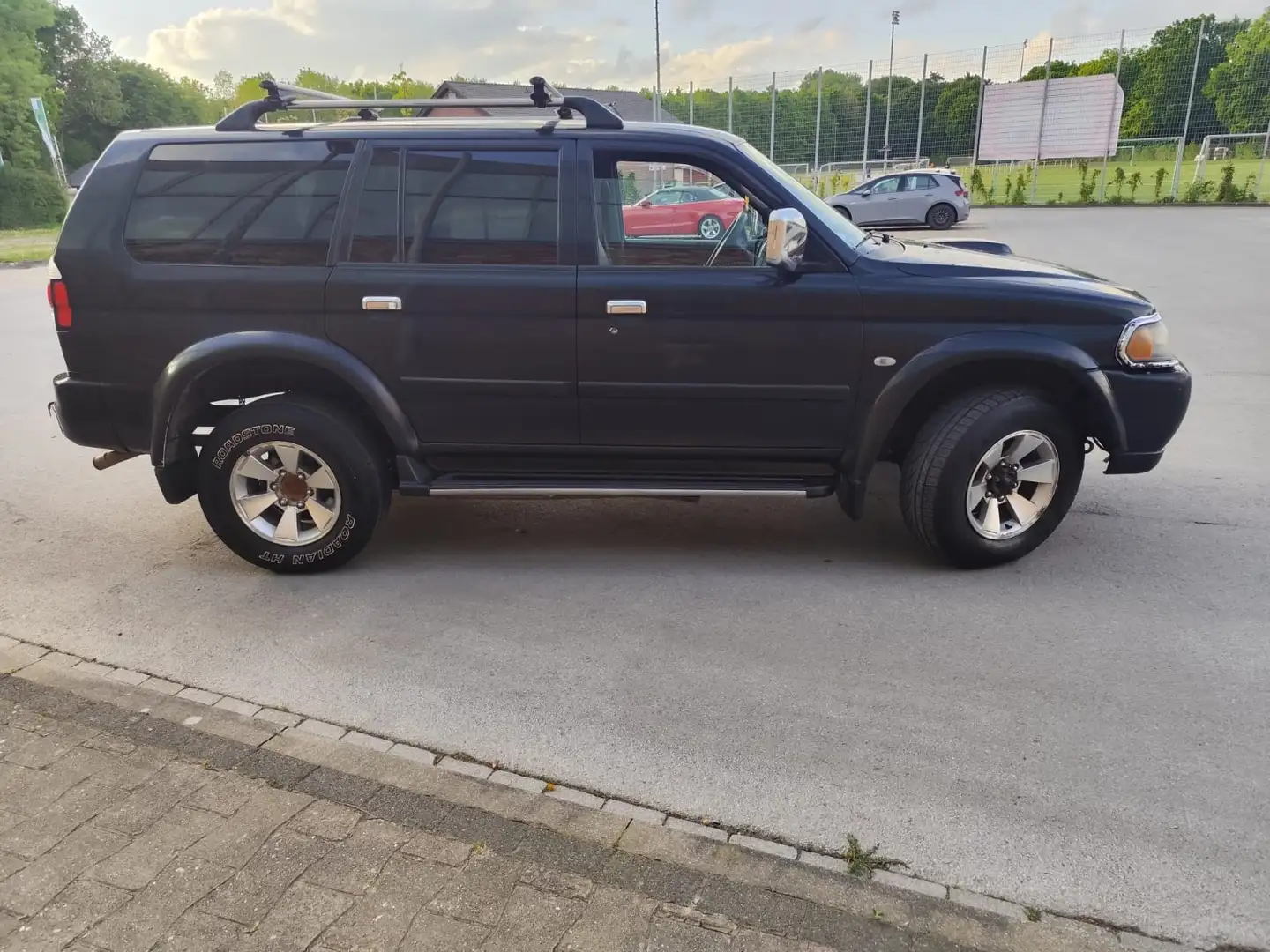 Mitsubishi Pajero Sport 2.5 TD+ Intense Blau - 1