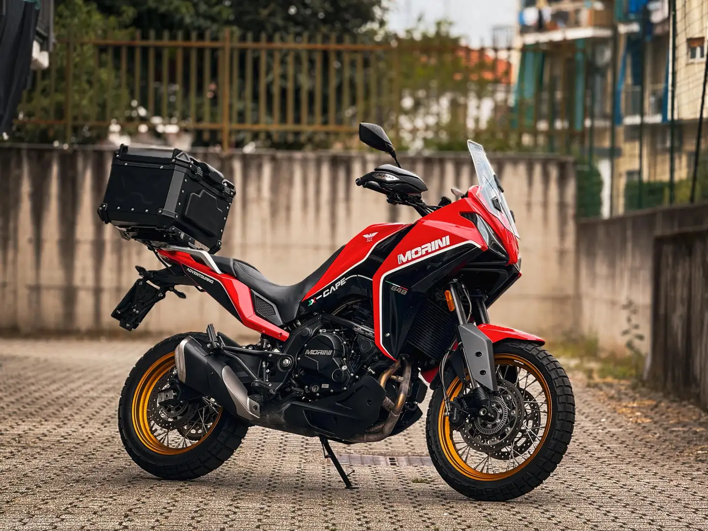 Moto Morini X-Cape Gold editiin Roşu - 1