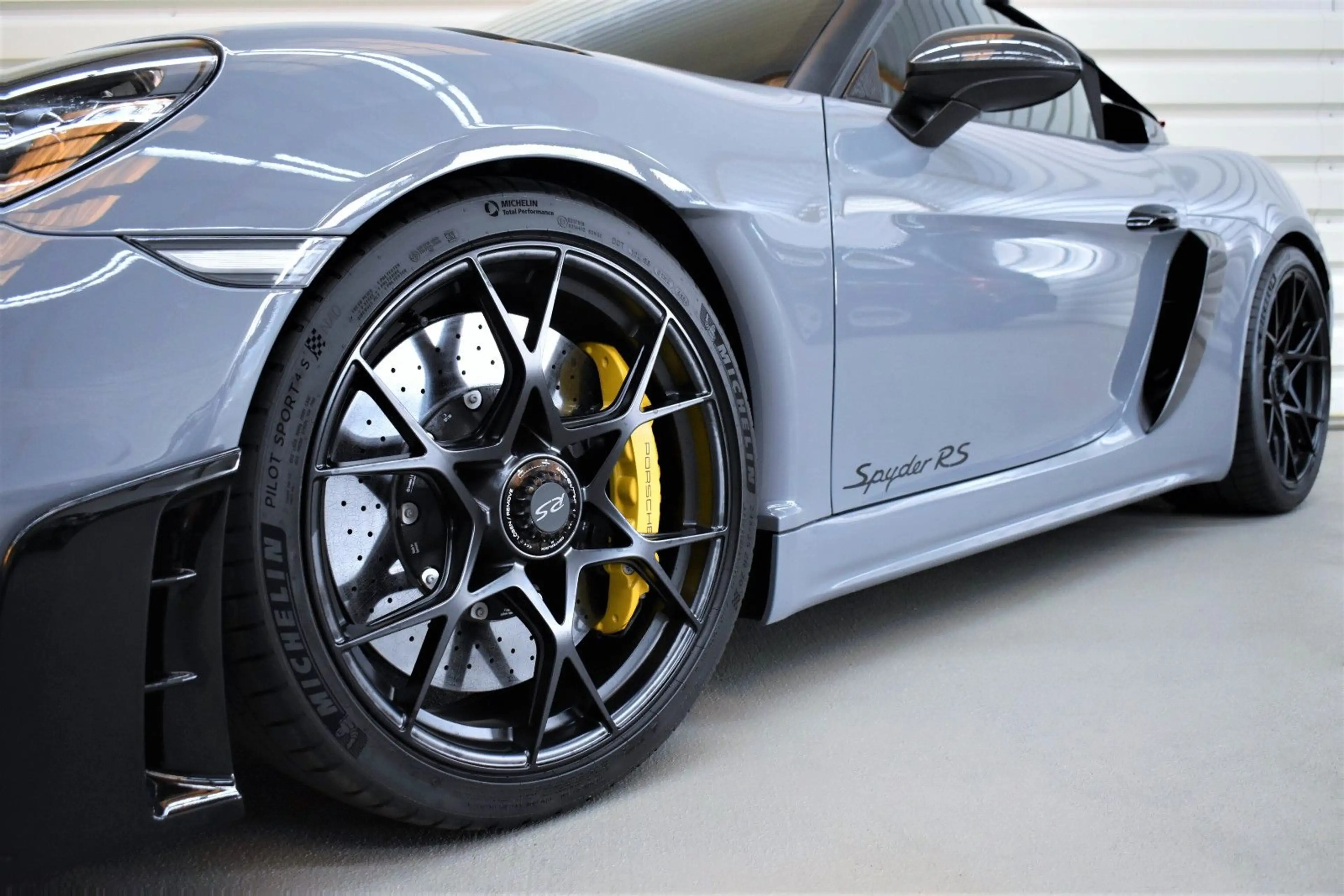 Porsche Boxster 718 Boxster Spyder RS+Weissach+Keramik+BOSE — photo 10