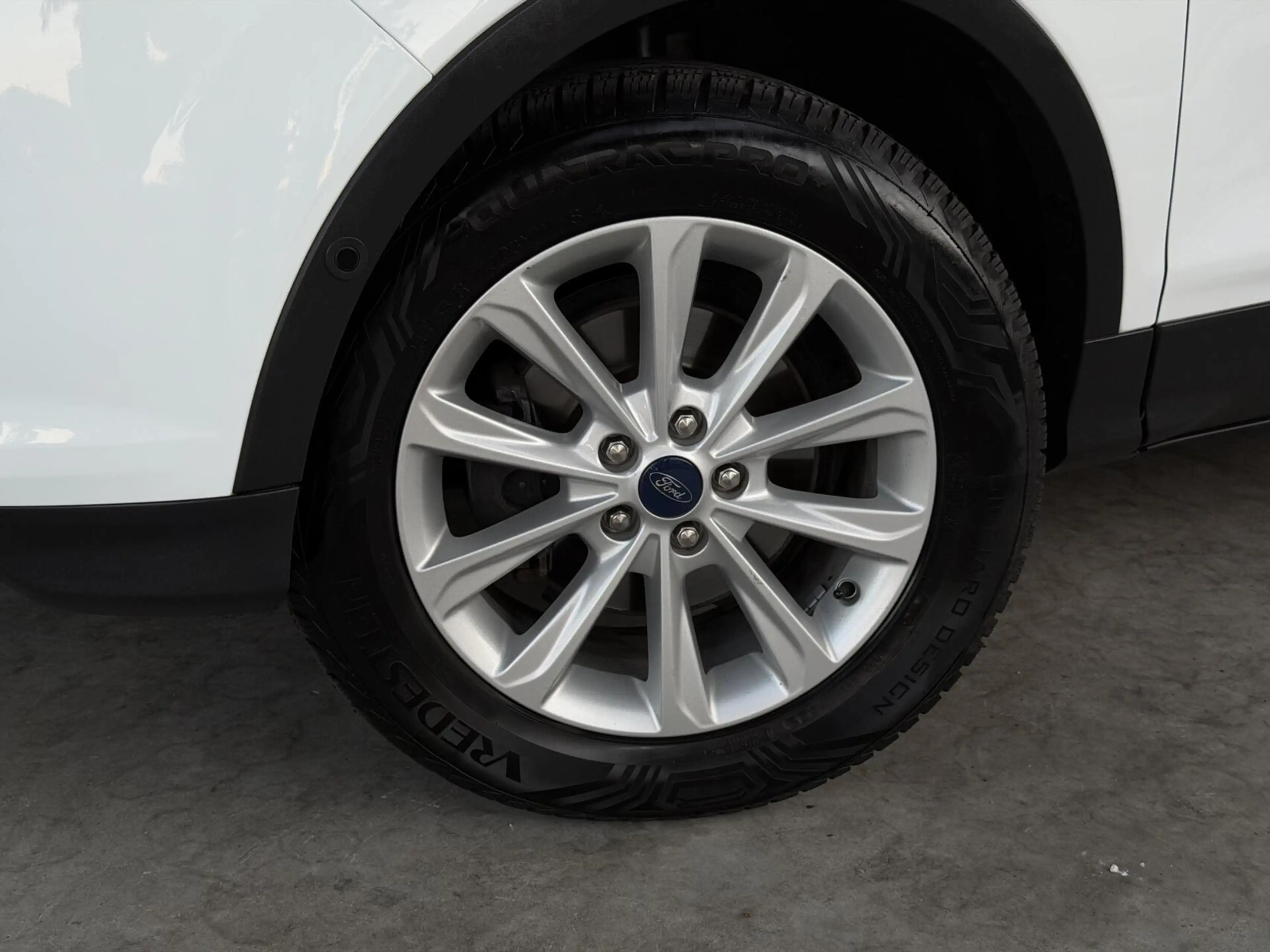 Ford Kuga 1.5 Titanium |Airco|Trekhaak|Leder|Nieuwe motor| — photo 3