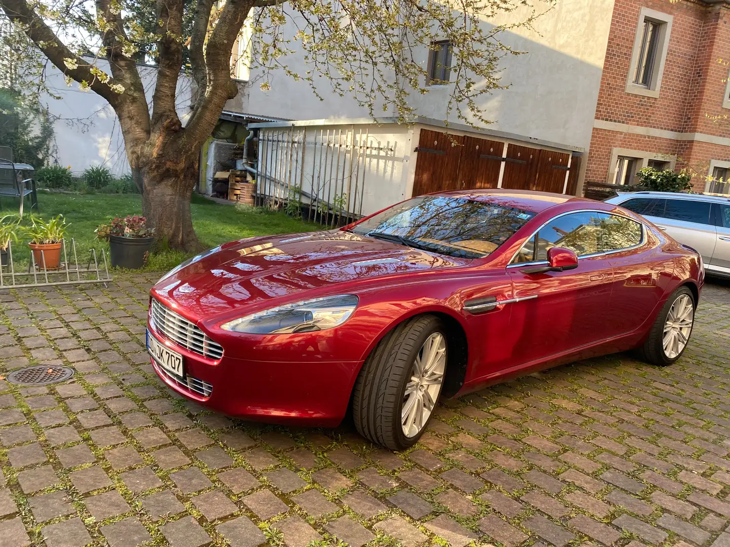 Aston Martin Rapide VH 1 Червоний - 2