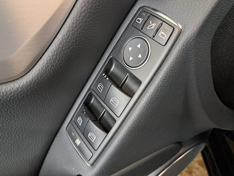 Mercedes-Benz C 180 Prestige Avantgarde Edition C + STOELVERWARMING !! — photo 16