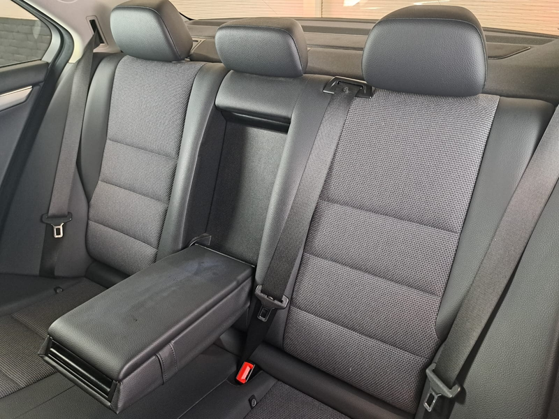 Mercedes-Benz C 180 Prestige Avantgarde Edition C + STOELVERWARMING !! — photo 19
