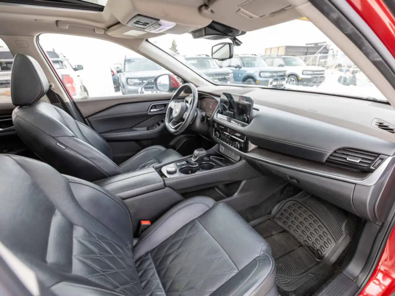 Nissan Rogue снимка Nissan Rogue