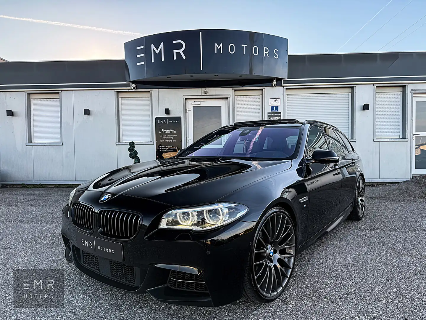 BMW 530 d Touring xDrive LCI M-SPORTPAKET, ADAPTIVE-LED... Schwarz - 1