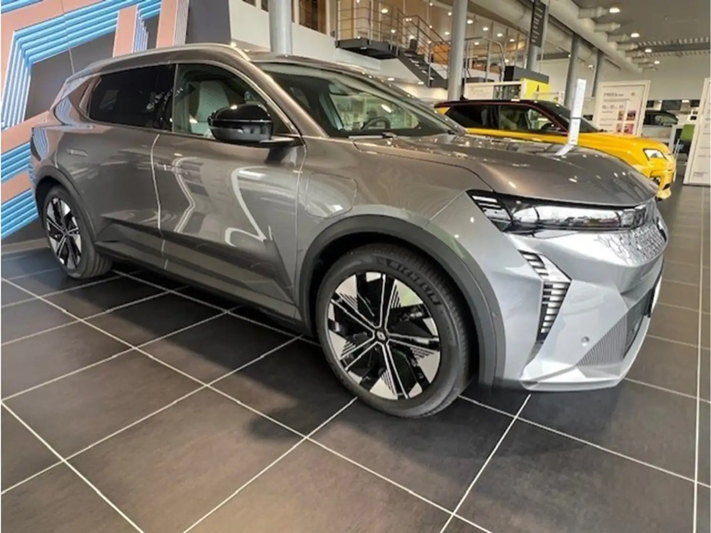 Renault Scenic techno 220 hp long range Grau - 2