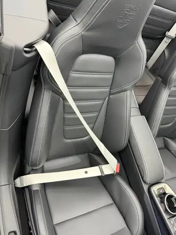 Porsche 911 view 13